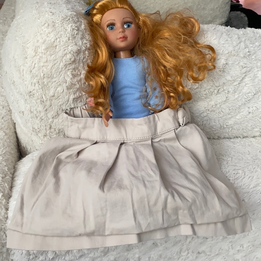 Light khaki uniform skort 4T